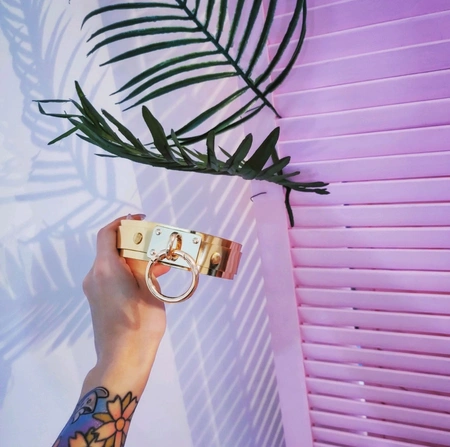 Ogrlica od kožne ogrlice sa zlatnim prstenom od prave kože za zabavu