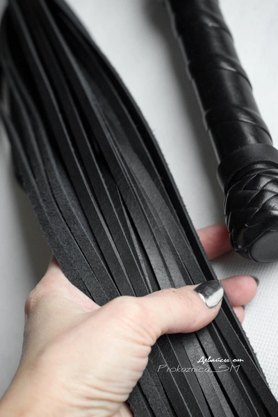 Pletka: Flogger bdsm