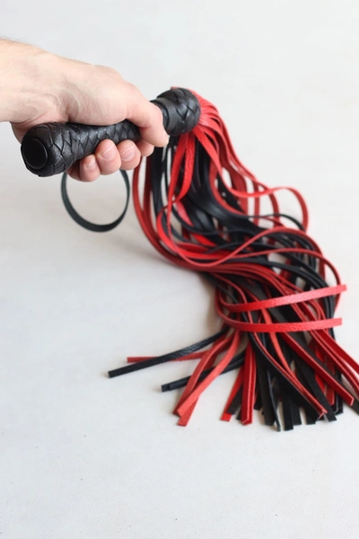 Pleteni floger crveno-crni 40 repova od 50 cm