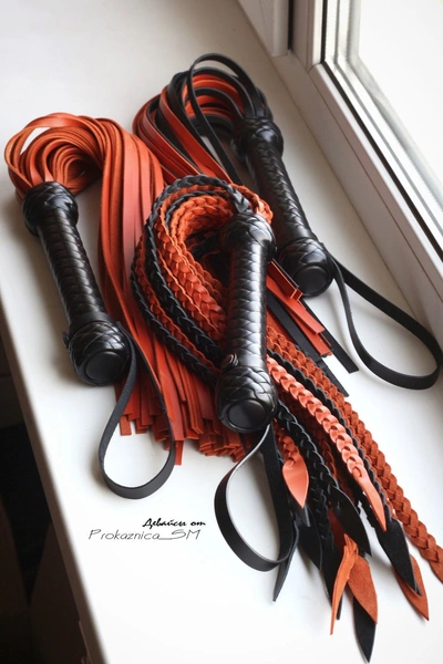 Set: dva floggera i mačka (afrikanka)