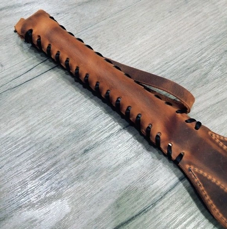 Pljeskavica BDSM spanker od kože