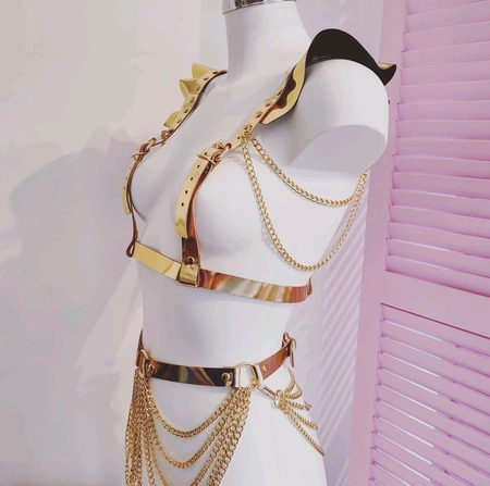 Portupea krila sa lancima zlatna od prave kože za kinki fotografije