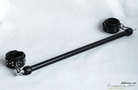 Bdsm vezivo u kožnoj pletenici