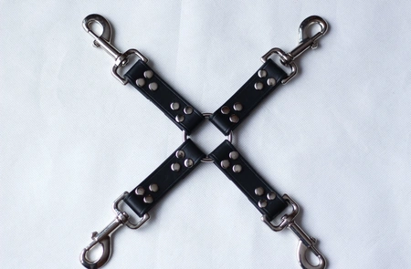 Bdsm spojnica krst vezivanje