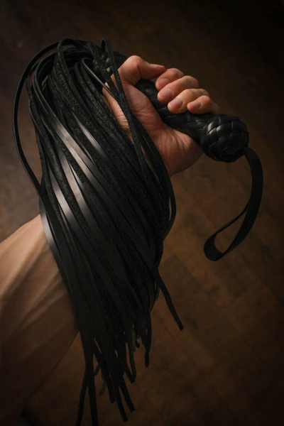 Flogger od prave kože (90 repova)