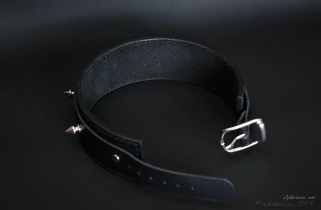 Okovratnik: čoker sa šiljcima