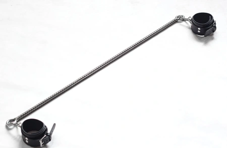 Bdsm odstojnik svih veličina za fixiranje je posebno jak