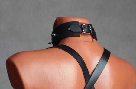 Okovratnik: čoker sa šiljcima