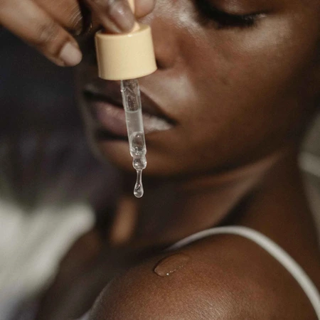 Bijouk Indiscrets Revitalizing Intimate Massage Drops gel za masažu - sek au Natural, 30ml