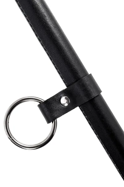 Odstojnik je mali za pričvršćivanje Pecado BDSM, sa prstenom, prirodnom kožom i drvetom, crnim