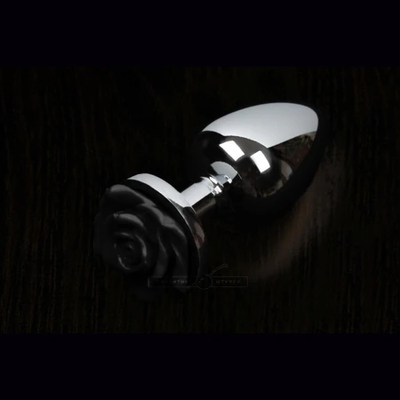 Mali Analni čep sa crnom rozetom, srebrni, 6 cm.