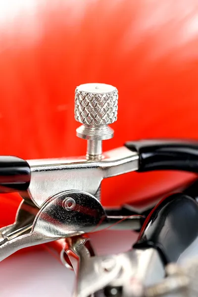 Stezaljke za bradavice Toifa Theatre, metal, crvena