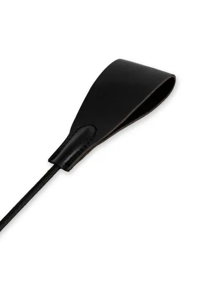 Stack je dugačak sa pravougaonim crnim vrhom