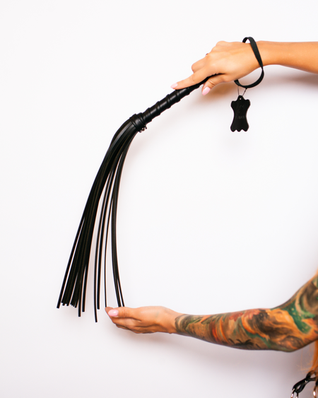 Scandal Flogger od prave kože (crna)