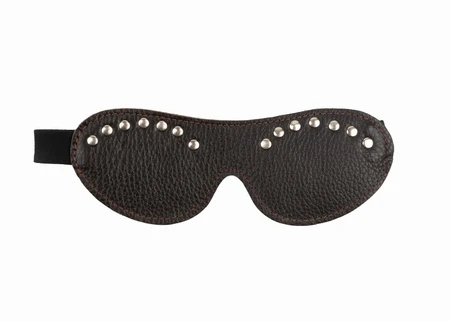 Maska od smeđe kože sa zakovicama