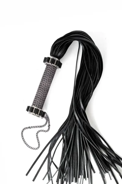 Crna pletenica od prave kože. Drška sa pletenim lancem - 75 cm.