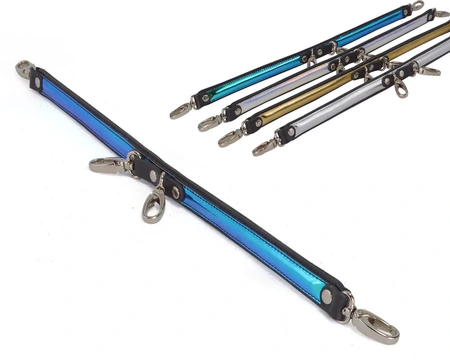 Odstojnik sa holografskim umetkom je plav