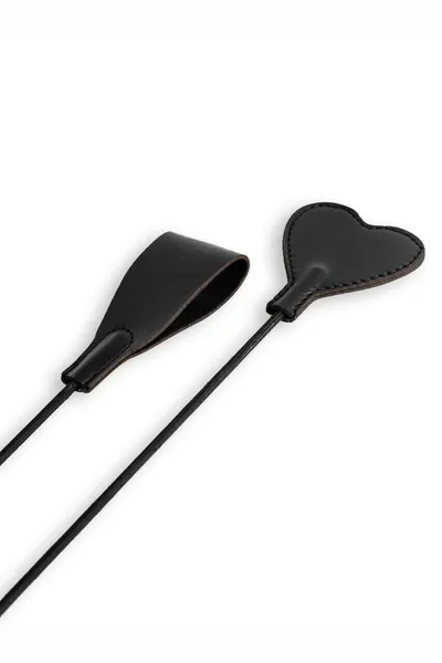 Stack je dugačak sa pravougaonim crnim vrhom