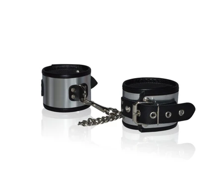 Okovi sa dekorativnim završiti imitira metal