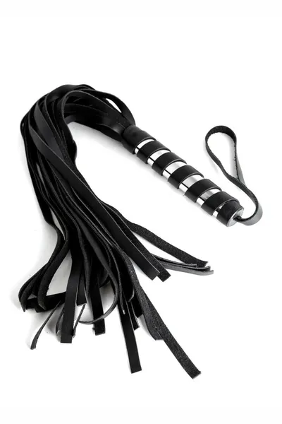 Pletenica od kože je crna sa uvijenom drškom - 60 cm.