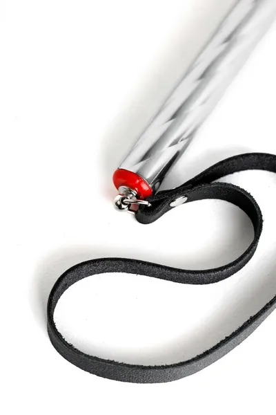 Mala crna pletenica od kože sa srebrnom uvijenom drškom - 58 cm.