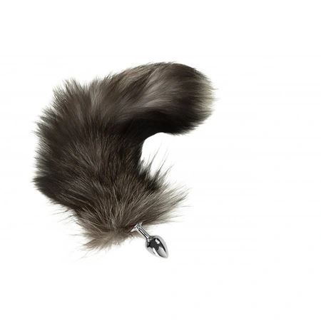 Analna čaura je metalna sa crnim repom