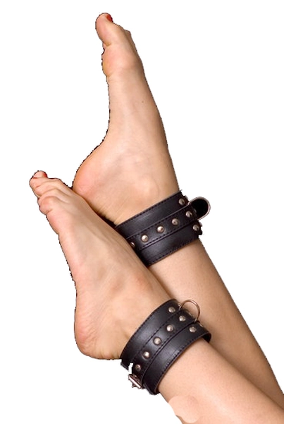 Okovi na noge su crni hrom