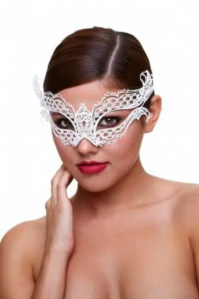 Маска со стразами masq innocence lost белая