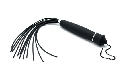 Mini flogger sa gumenim repovima je crn
