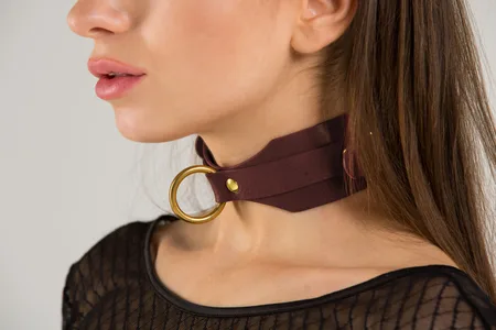 O-prsten za kokos. Braon