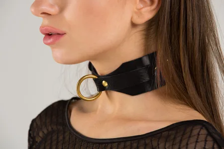 O-obrazni Čoker. Crno