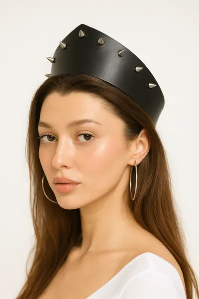 Kokošnik-obod sa šipcima