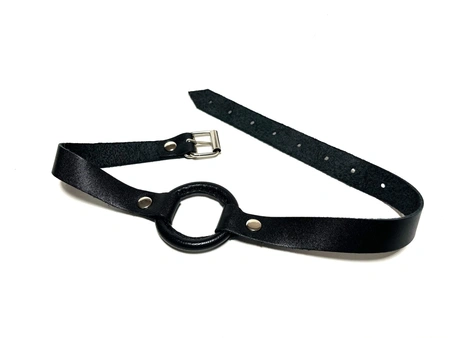 Kožni geg sa crnim prstenom