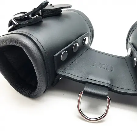 Red Leather sistem za vezivanje u crnoj boji podesivi evropski dizajn