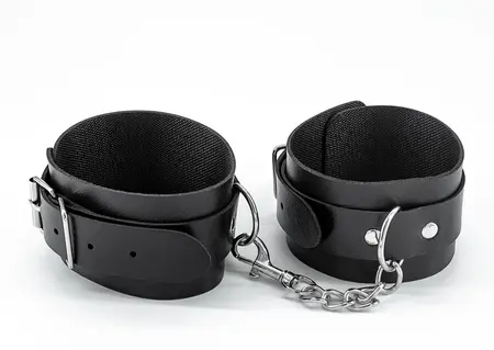 Punisher komplet bondage opreme od 8 delova u crnoj boji podesivi set od veštačke kože