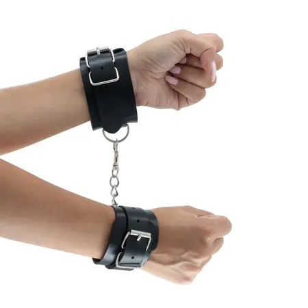 Punisher komplet bondage opreme od 8 delova u crnoj boji podesivi set od veštačke kože