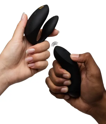 We-Vibe Chorus Pro Satin Black napredni vibrator za parove sa 3 motora