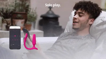 Lovense Lush roze interaktivni intimni stimulator sa upravljanjem preko aplikacije i svetlećim repićem