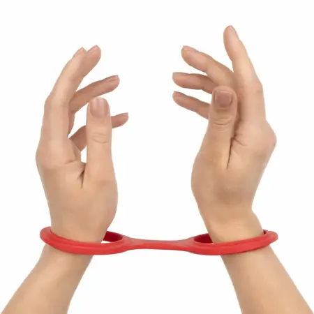 EasyToys fleksibilne silikonske lisice u crvenoj boji, podesivi mekani model