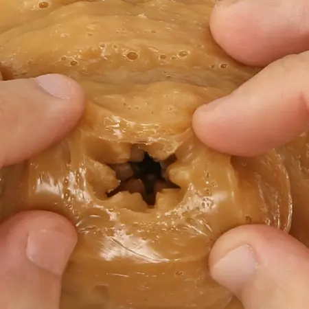 Seiraku Toys Bread of Ecstasy kompaktan intimni stimulator u obliku kroasana