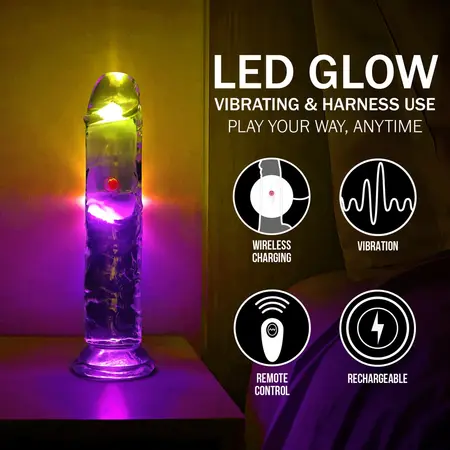 RealRock LED vibrirajući dildo 18 cm providni model