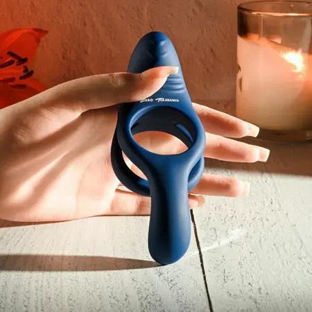 Zero Tolerance Ring Around The Rosy silikonski prsten sa dva motora 13.5 cm