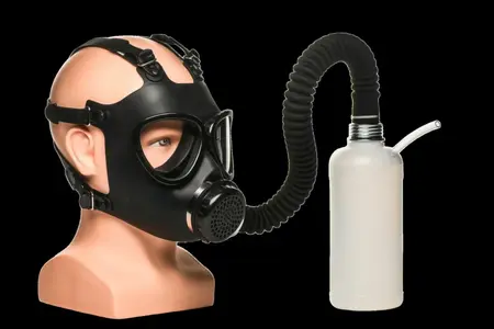 XR Brands intimna gas maska sa inhalatorom, crno-bela sa podesivim kaiševima