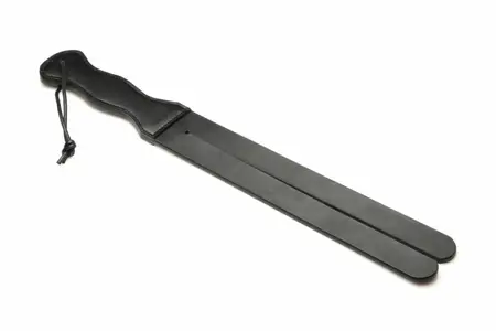 XR Brands Scottish Tawse Black, veganski kožni pljeskač za BDSM, 45 cm