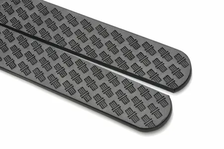 XR Brands Scottish Tawse Black, veganski kožni pljeskač za BDSM, 45 cm