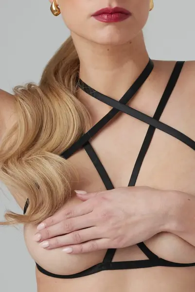 Bijoux Indiscrets Fia Strappy Harness Bralette Black elegantni podesivi remenčići za senzualan izgled