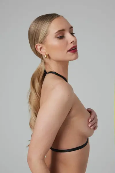 Obsessive Strappy Harness Bralette Black elegantni podesivi elastični modni detalj