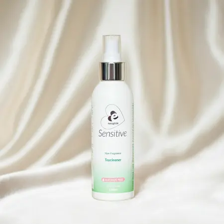 EasyGlide Sensitive sredstvo za čišćenje igračaka 150ml, formula bez alkohola za sve materijale