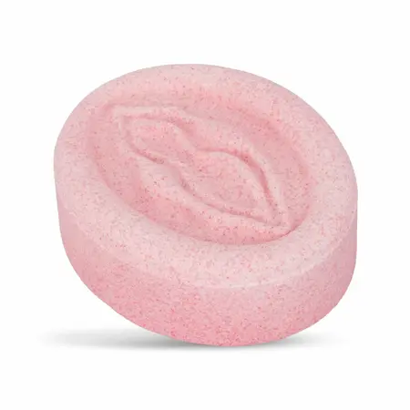 Love to Love šumeća kugla za kupanje sa mirisom ruže u obliku ženskog tela 90g