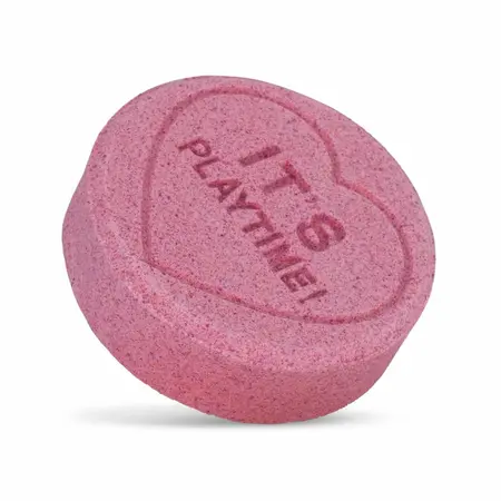 Love to Love Playtime šumeća kugla za kupanje sa aromom višnje 80g romantičan poklon